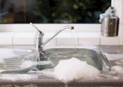 Как да се отървете от запушване в мивката: 5 прости метода