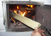 Peraturan dan kehalusan membakar tungku kayu di rumah persendirian