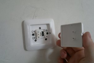 Procedimento de desmontagem para interruptores de luz: interruptores de uma, duas e três teclas