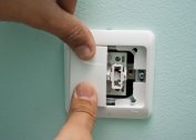 How to install a single-key light switch