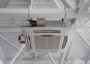Conexão da bobina do ventilador da cassete e do canal ao sistema de aquecimento e abastecimento de água fria