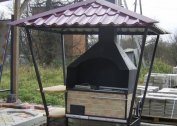 Nous fabriquons une hotte aspirante pour un barbecue en métal ou en brique