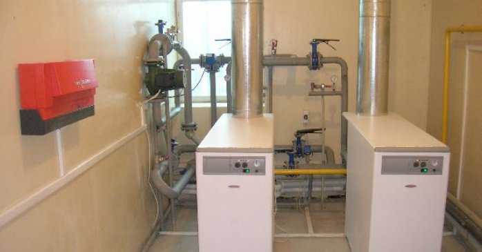 Requisitos y normas de ventilación en una sala de calderas de gas de una casa privada.