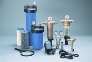 Filtrace vody ze studny: štěrbinový, hlavní, uhlíkový filtr