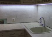LED juostos montavimas virtuvėje po spintelėmis - įrankiai ir medžiagos
