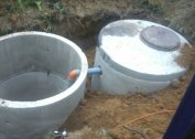 Jak vyrobit jímku s přepadem pro splaškové vody v soukromém domě