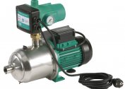 What operating parameters should I choose a pumping station for a private house