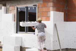 Do-it-yourself facade insulation with foam