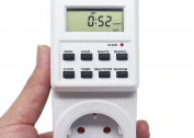 Paano gumamit ng isang outlet na may isang electronic o mechanical timer