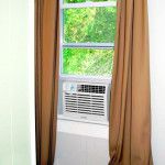Discussion des caractéristiques d'un climatiseur de fenêtre, photo et vidéo