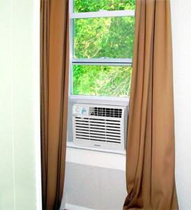 Diskussion om egenskaperna hos ett fönsterluftkonditioneringsapparat, foto och video