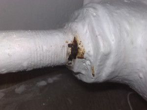 La corrosion se produit le plus souvent à la jonction du pipeline avec le radiateur