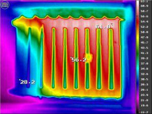 Penggunaan alat pengimejan termal untuk menentukan palam ais di radiator